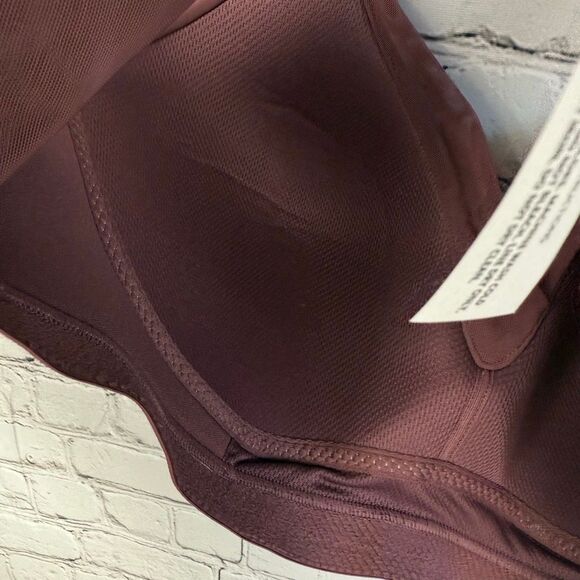 SHE FIT Plunge Sports Bra Size Luxe NWT - Picture 8 of 8